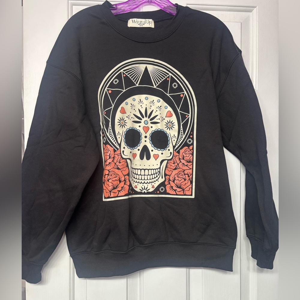 Wound Up Black Skull Graphic pullover Sweater new